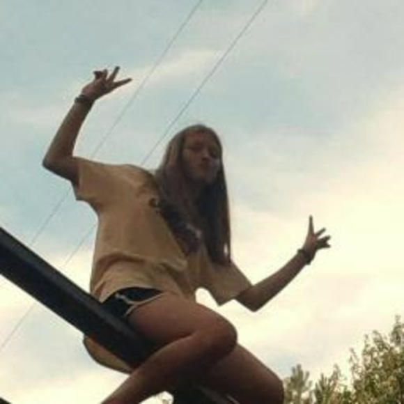 Meet your Posher, Lauren - Picture 1 of 1